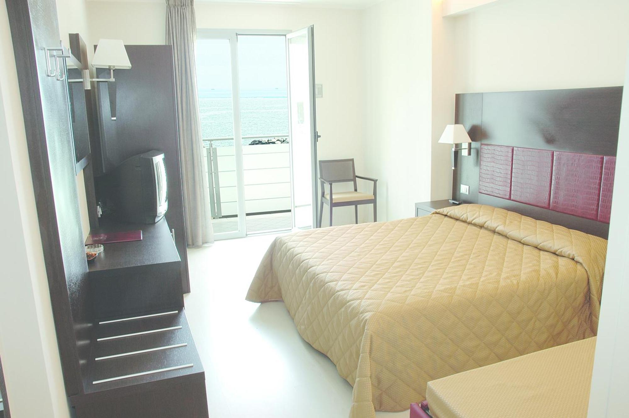 Hotel Capitol 4*