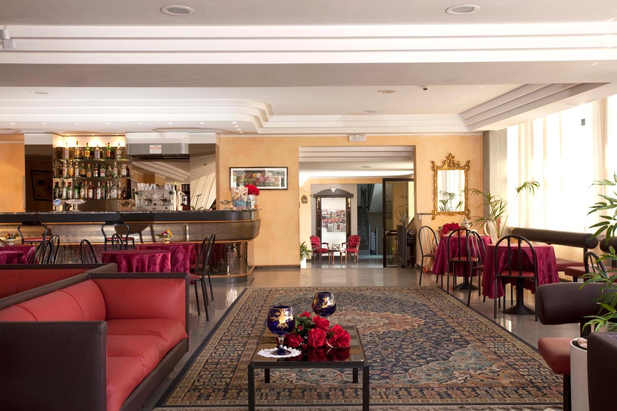 Capitol Hotel 4*