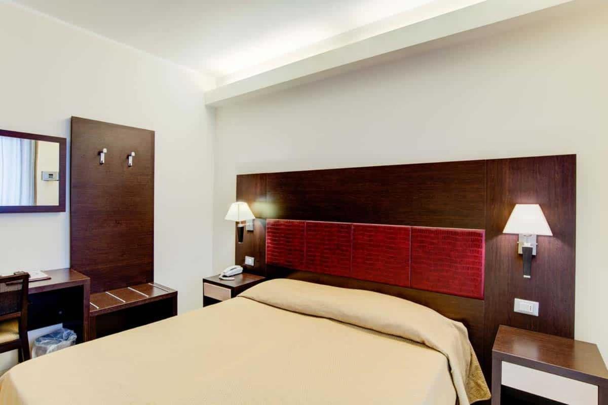 Capitol Hotel 4*